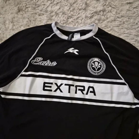 ☆5/$15☆H&M Divided EXTRA Racing Long Sleeve Shirt | Black & White | XS - Picture 2 of 16